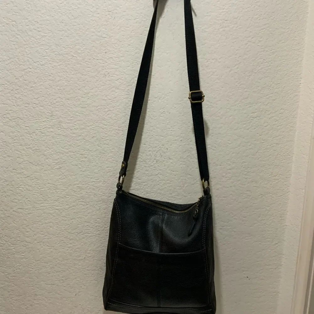 The Sak Black Iris Leather Crossbody Purse